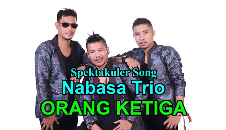 Lirik orang ketiga ambon